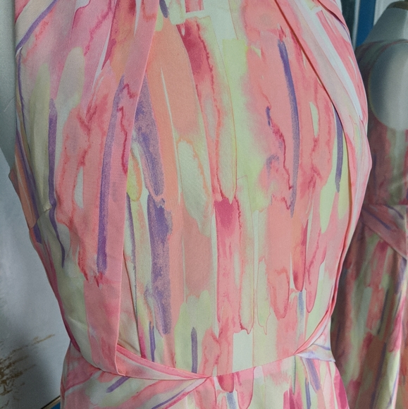 Under Skies Abstract Dress - Picture 2 of 8